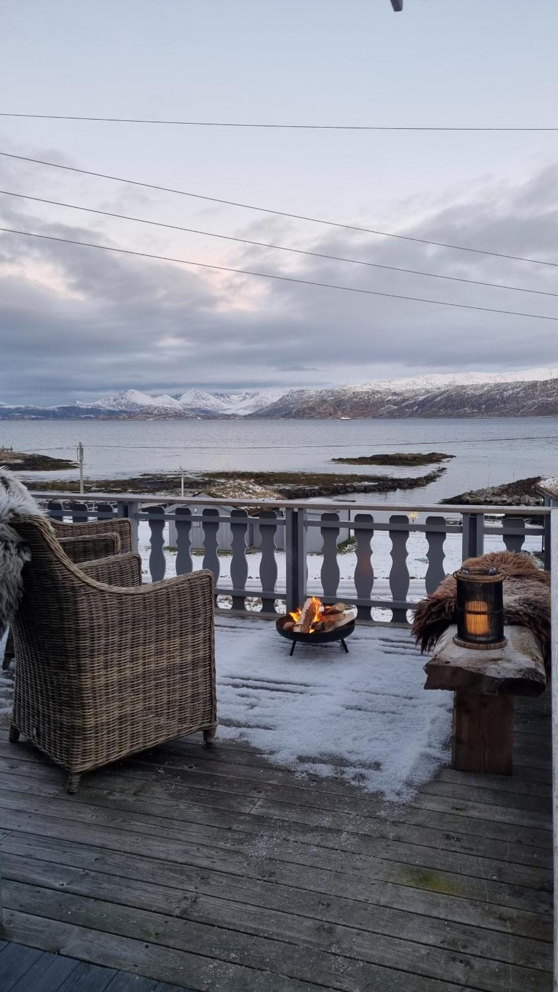 Laukvik Senja Hotel Botnhamn Exterior photo