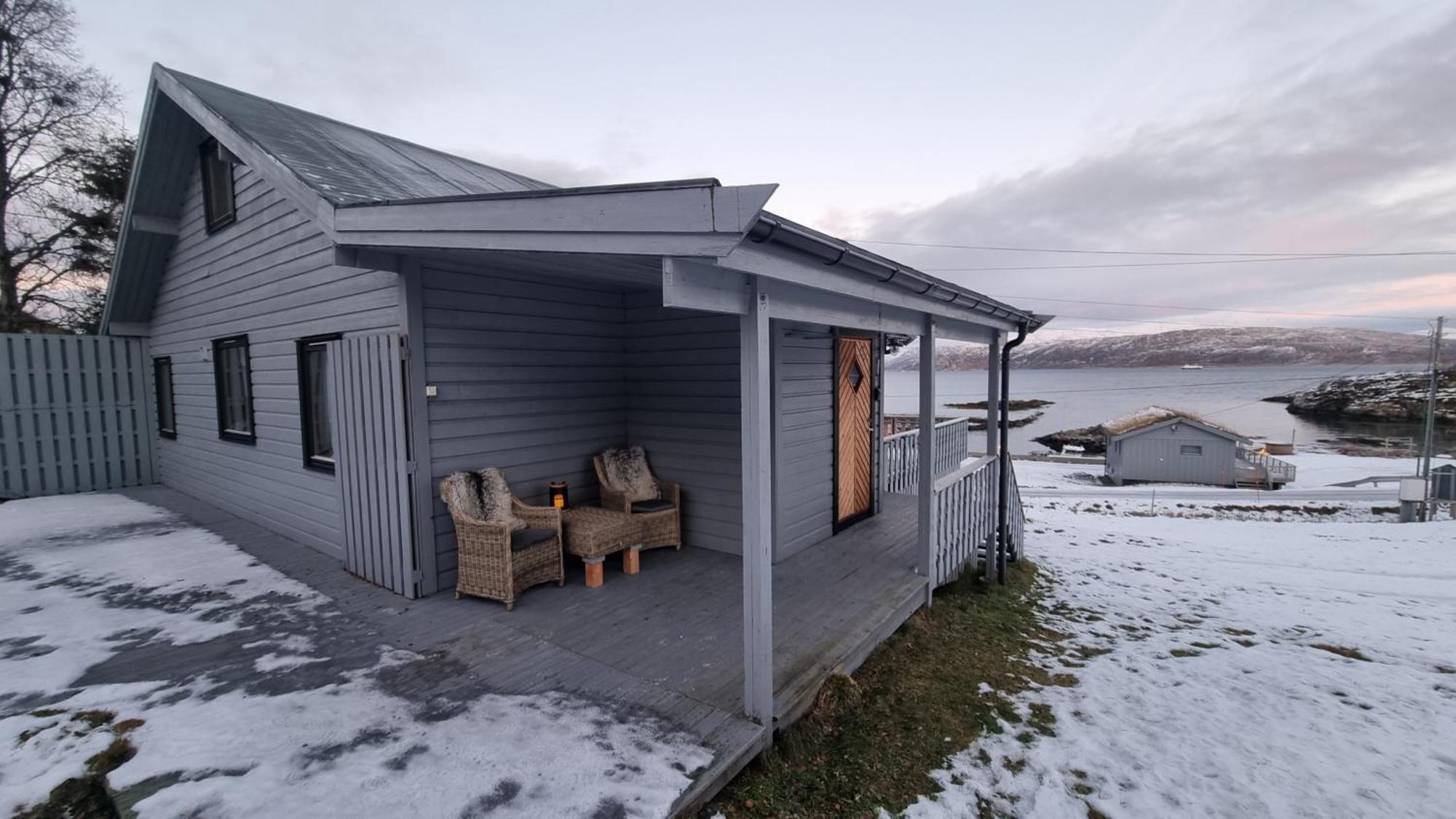 Laukvik Senja Hotel Botnhamn Exterior photo