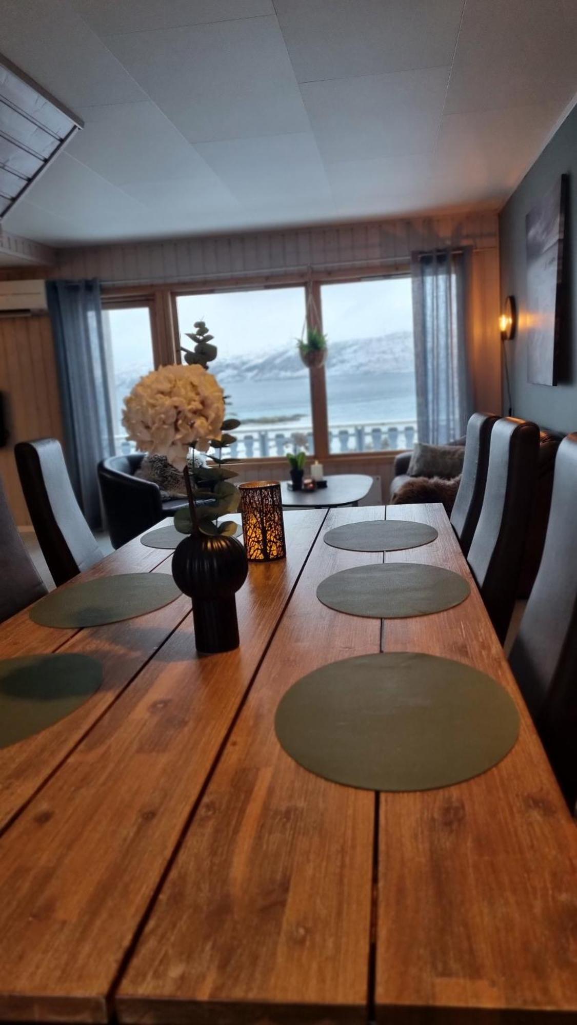 Laukvik Senja Hotel Botnhamn Exterior photo