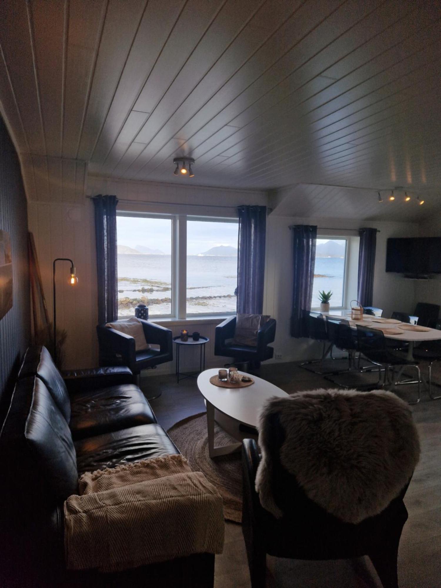 Laukvik Senja Hotel Botnhamn Exterior photo