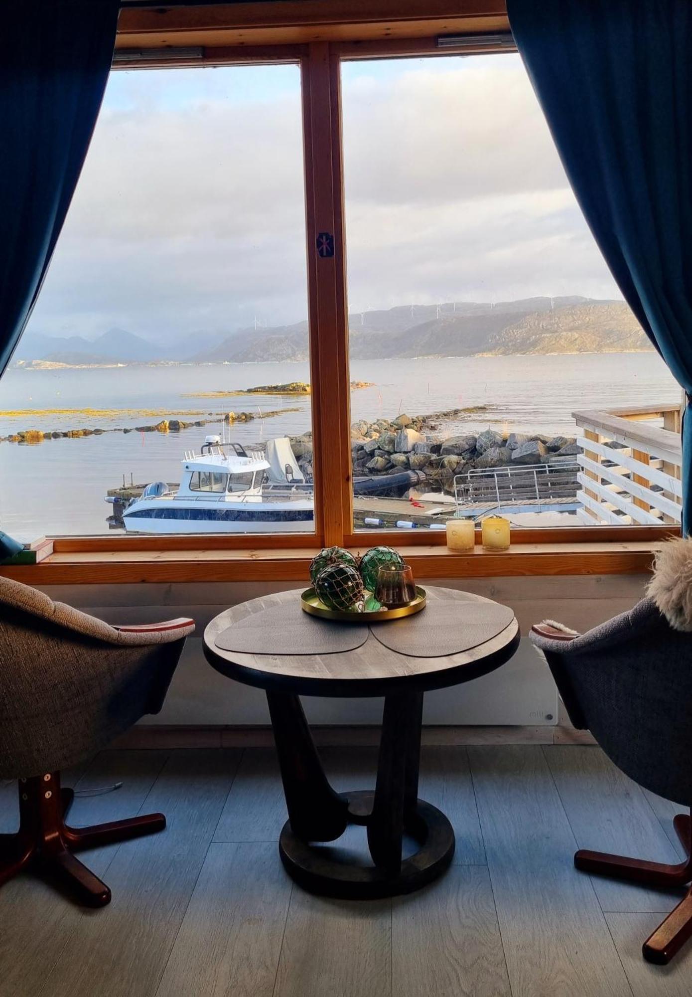 Laukvik Senja Hotel Botnhamn Exterior photo