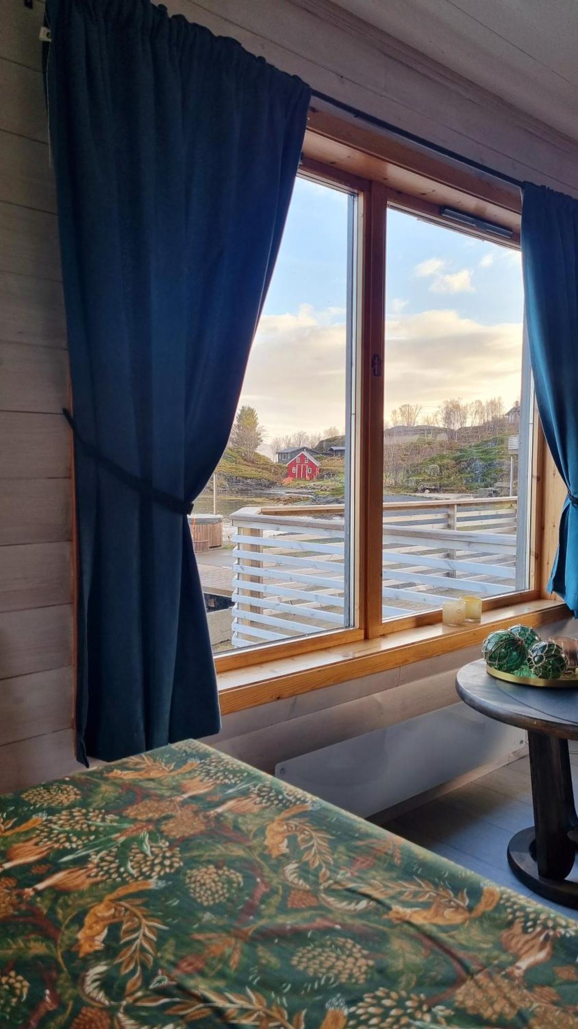Laukvik Senja Hotel Botnhamn Exterior photo